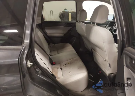 2017 Subaru Forester 2.5I Premium z USA, uszkodzony, nr VIN JF2SJADC0HH517460